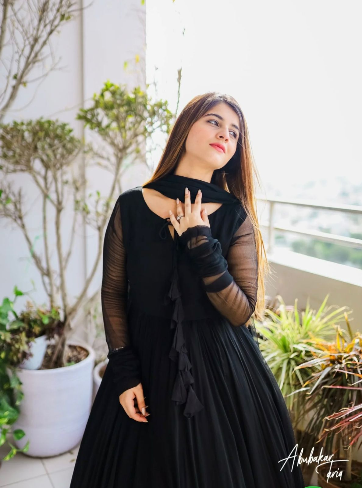 “Jaan-e-Jahan Maxi With 2 Layers Stiched