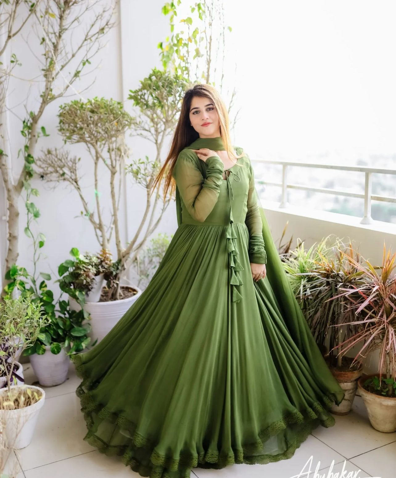 “Jaan-e-Jahan Maxi With 2 Layers Stiched
