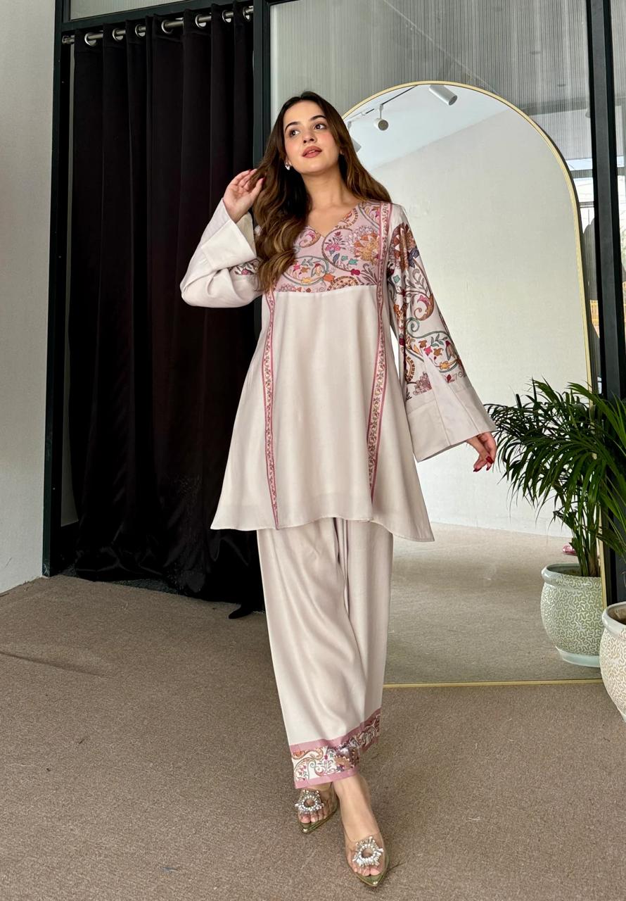 Avril 2Pc Silky Lawn Stiched