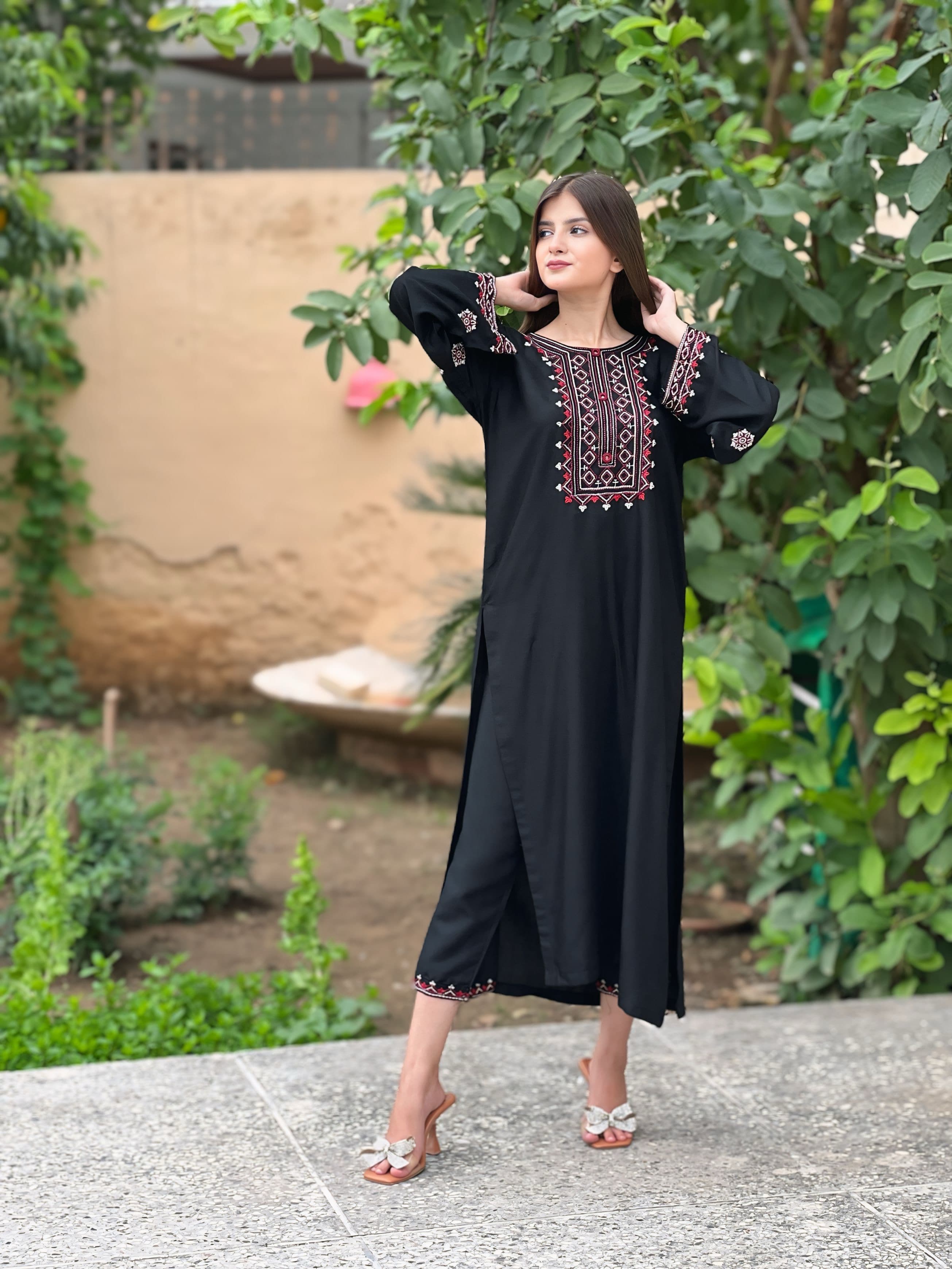 2Pc SINDHI EMBROIDERY LONG LENGHT PLAZO STICHED*

*EMBROIDERY PLAZO*