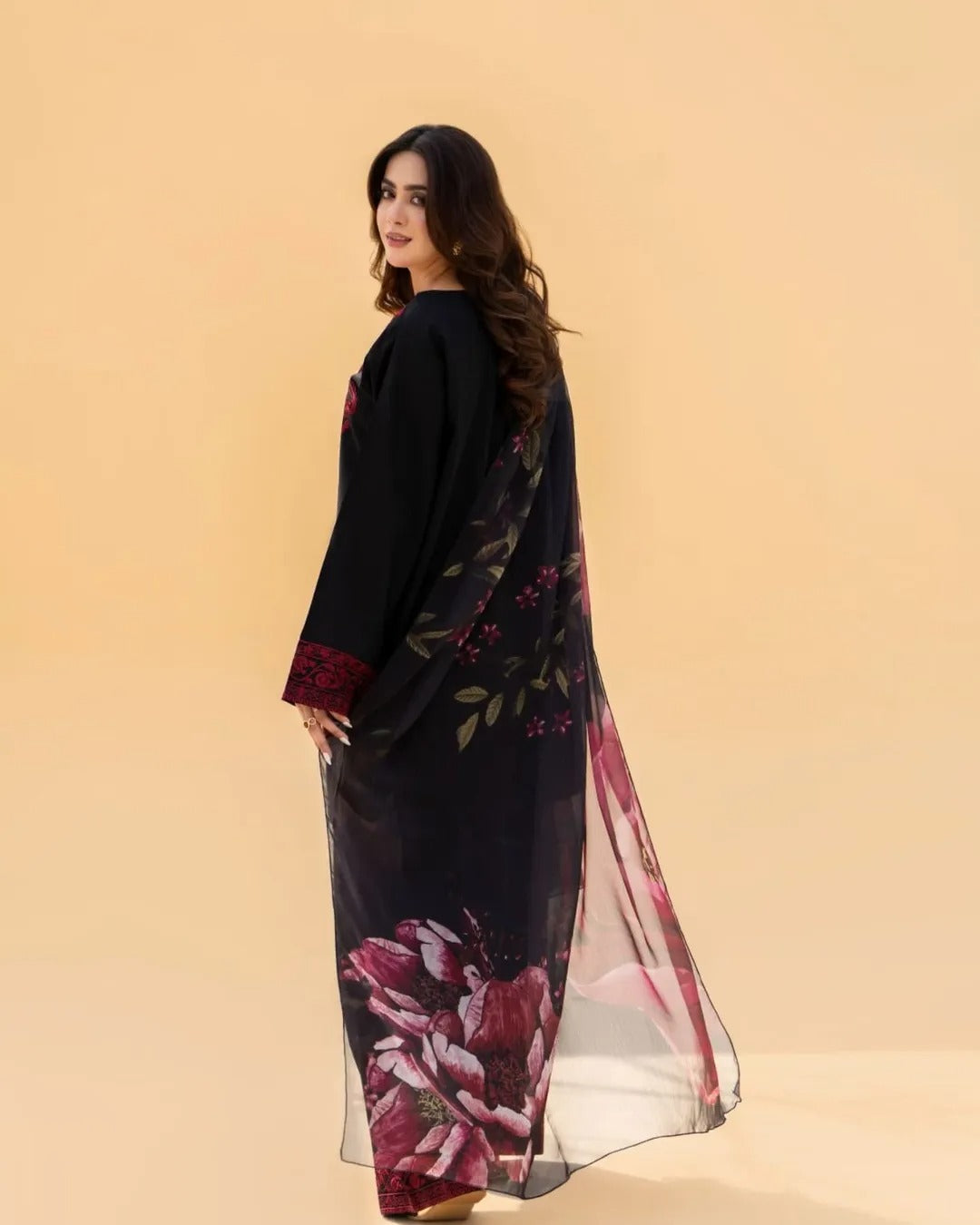 *MAHI-NOOR PREMIUM LILEN EMBROIDERY 3PC STICHED*