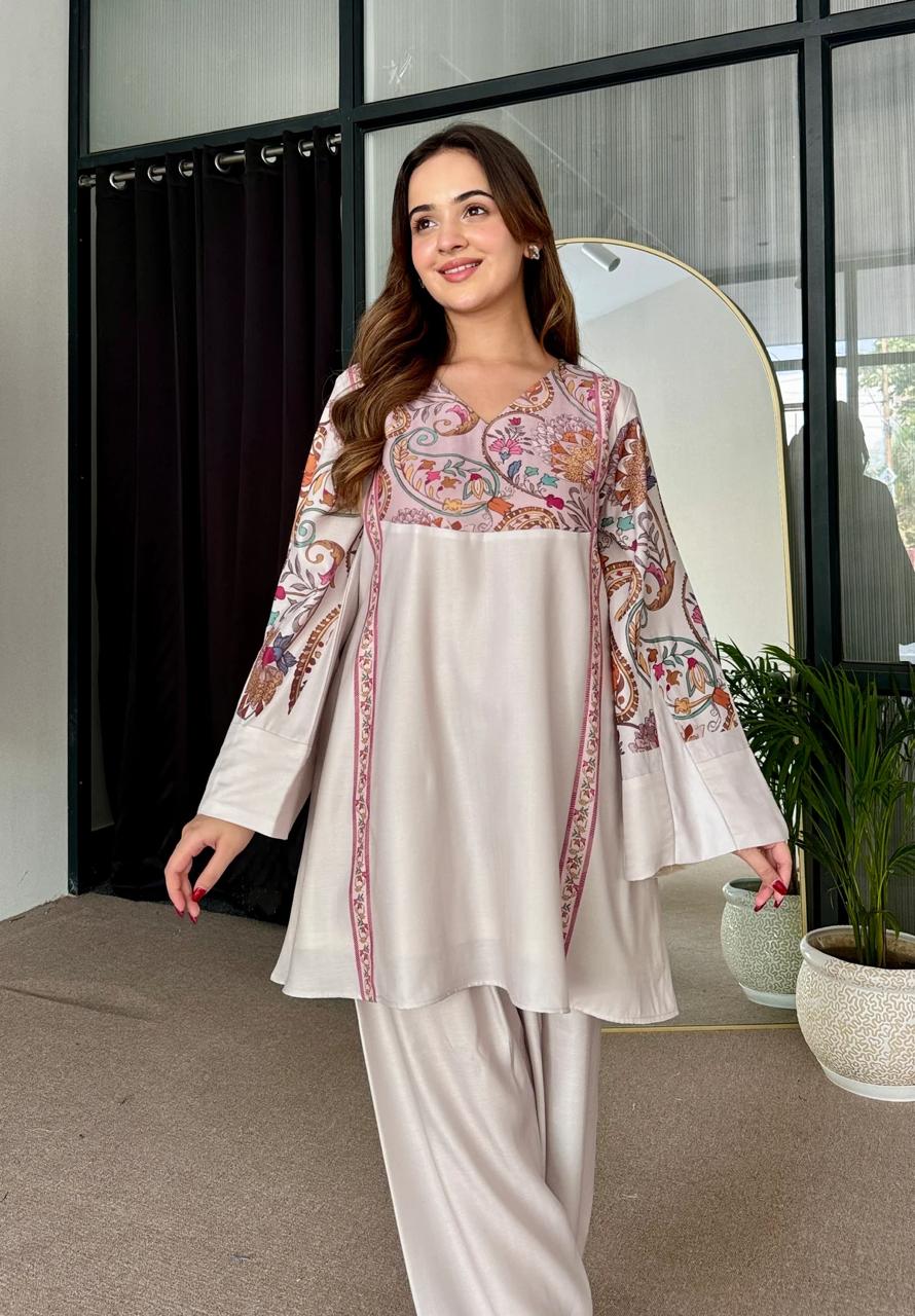 Avril 2Pc Silky Lawn Stiched
