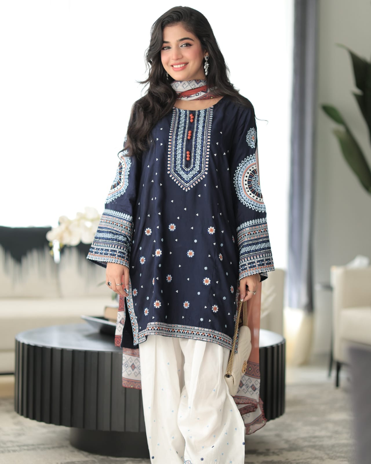 DASTAAN EMBROIDERY 3PC*

With *FARSHI SALWAR*
