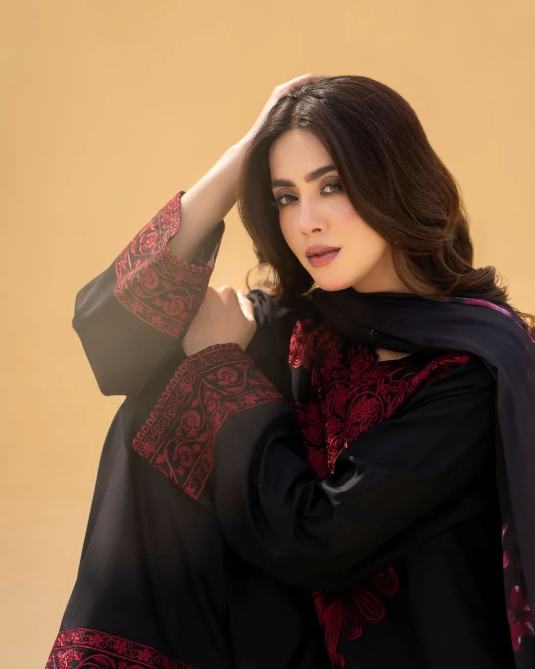*MAHI-NOOR PREMIUM LILEN EMBROIDERY 3PC STICHED*