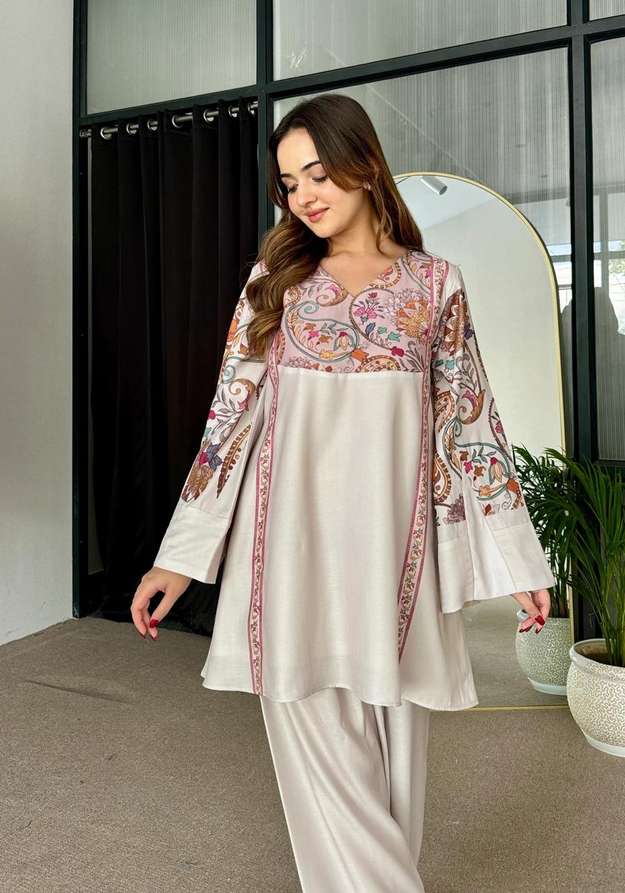 Avril 2Pc Silky Lawn Stiched