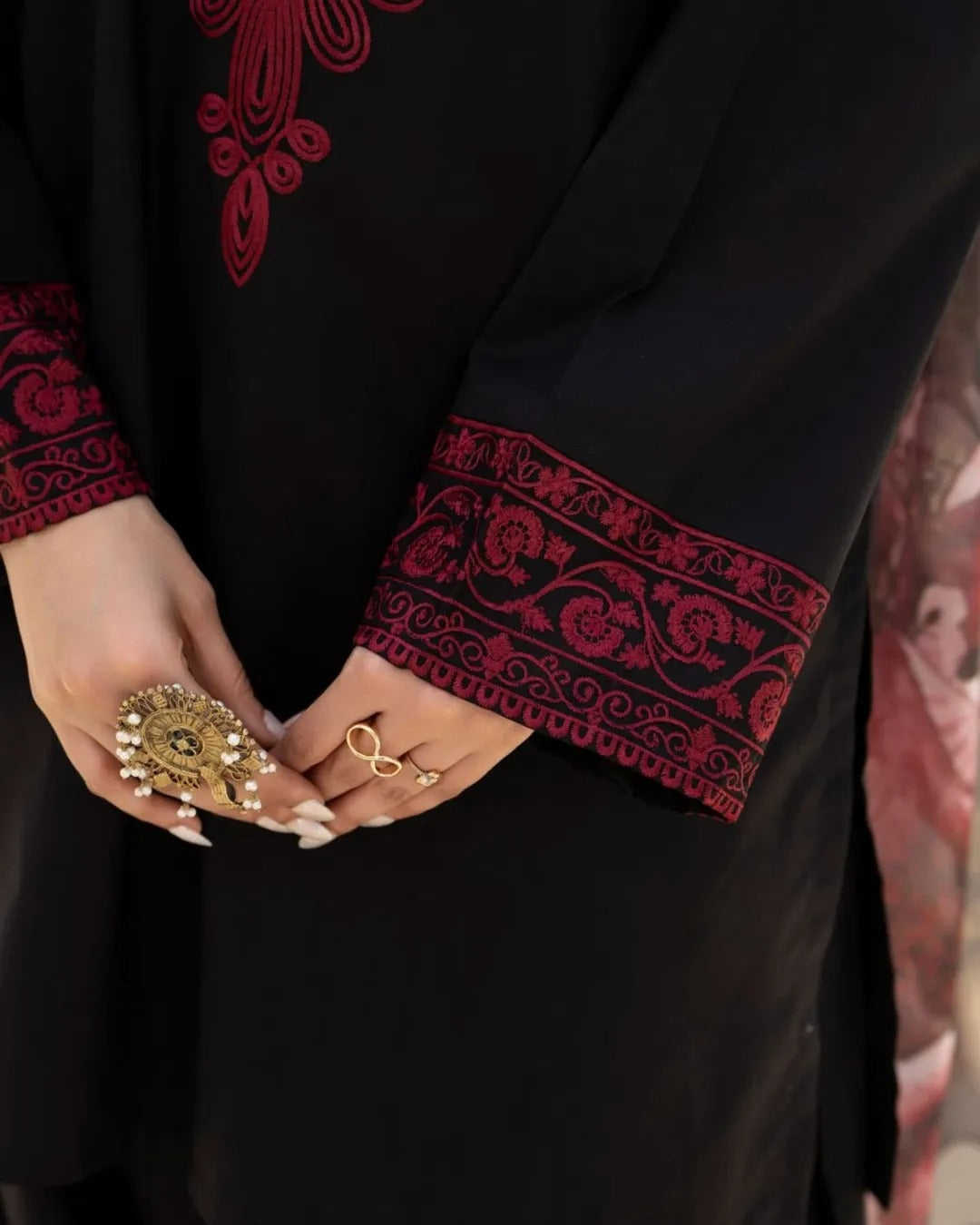 *MAHI-NOOR PREMIUM LILEN EMBROIDERY 3PC STICHED*